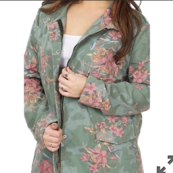 Women's Jealous Tomato Green Cammo Floral Utility Jacket Size Small - Picture 2 of 16
